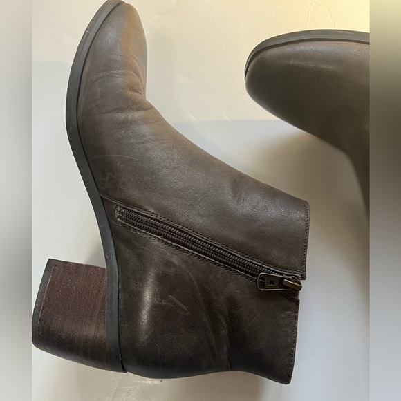 Lucky brand Brown Leather malvelia booties Chelsea Stack Heels Women’s 8M - Picture 4 of 11